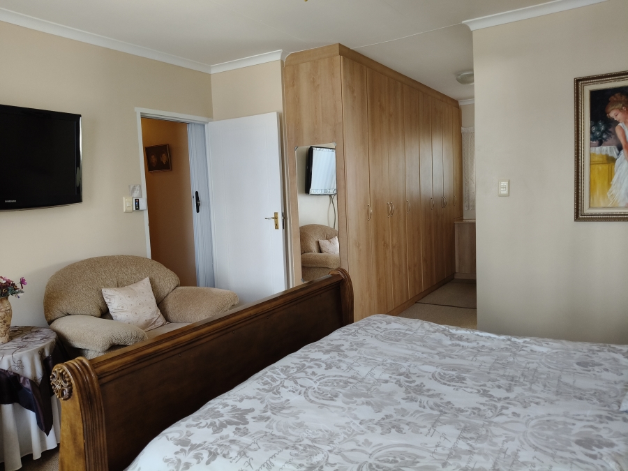 3 Bedroom Property for Sale in Wavecrest Eastern Cape